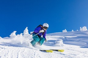 美加墨联合举办-风暴眼中的双重奏，大坂直美五连败与皇马教练的生死劫